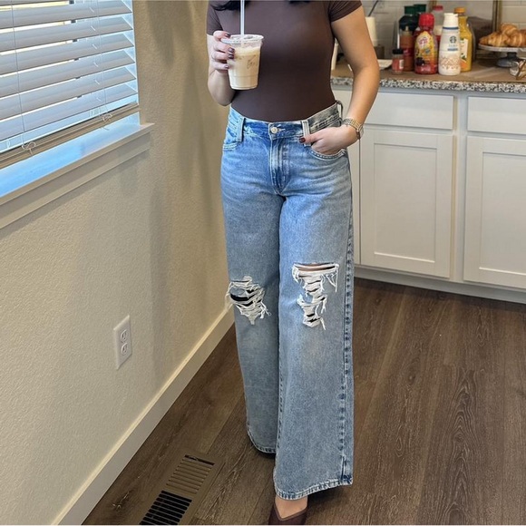 Women's Levi’s ‘94 Baggy Wide-Leg Jeans - Picture 3 of 6